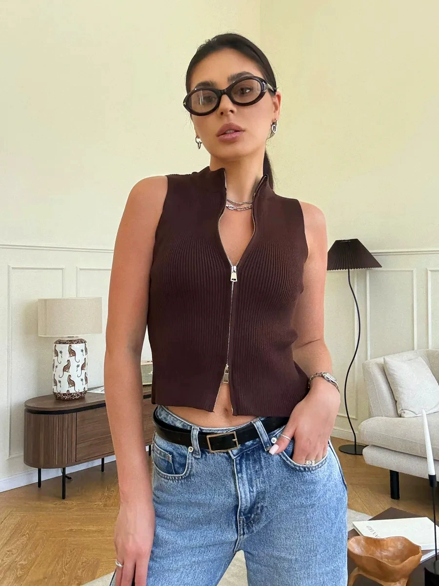 Chic Cropped Zip-Up Vest✨