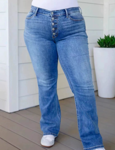 ✨ Everyday Curvy Flare Jeans