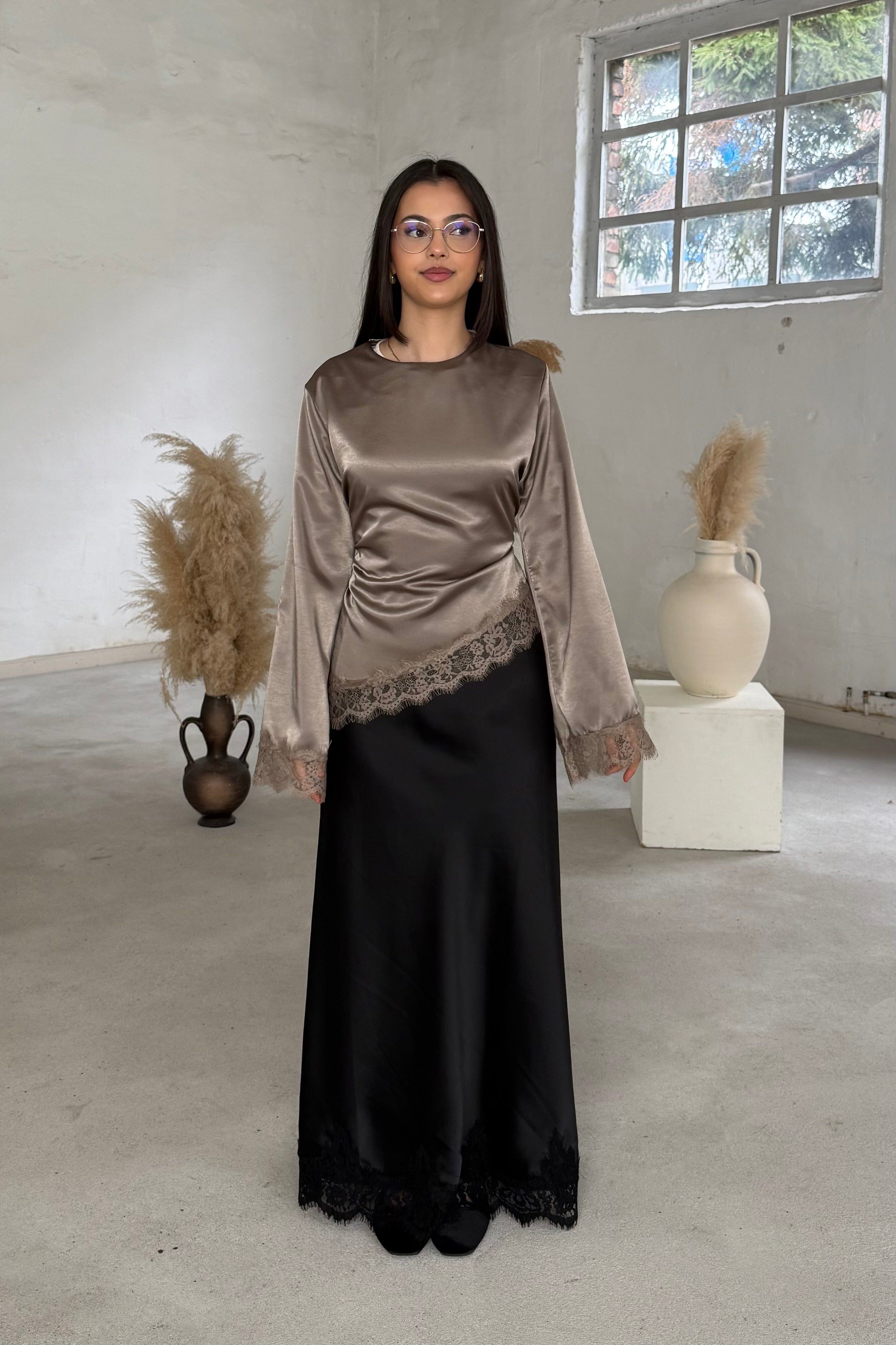 ✨ Elegant Lace Top